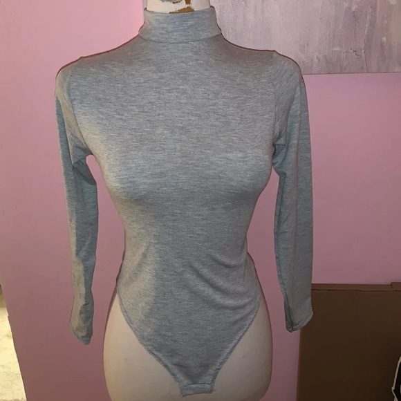 Top - Picture 1 of 2